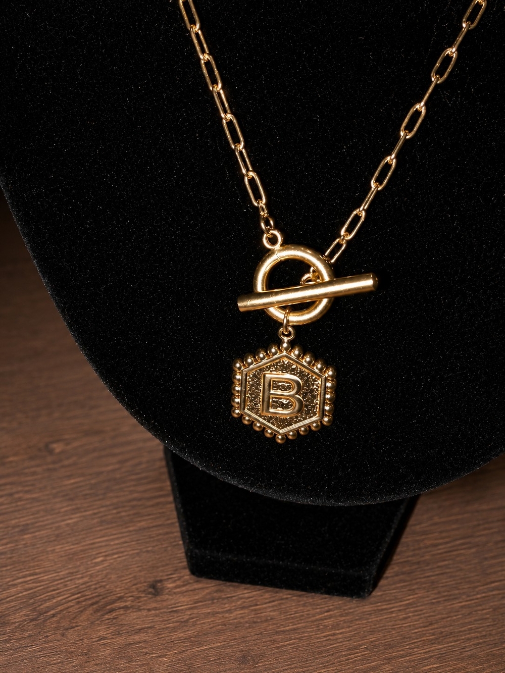 Gold Tone Pendant Chain Necklace with 'B' Medallion - Picture 2 of 4